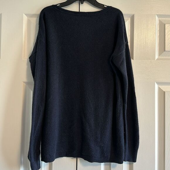 Quotation Women’s Navy Blue with Silver Stars Cashmere Crewneck Sweater - Picture 6 of 6